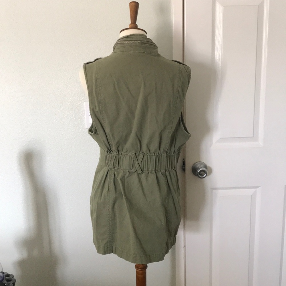 Cabi - Picture 2 of 4